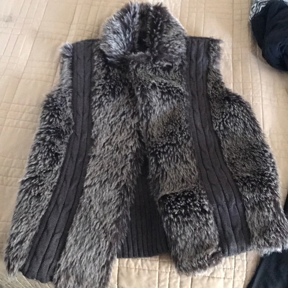 Fur vest!